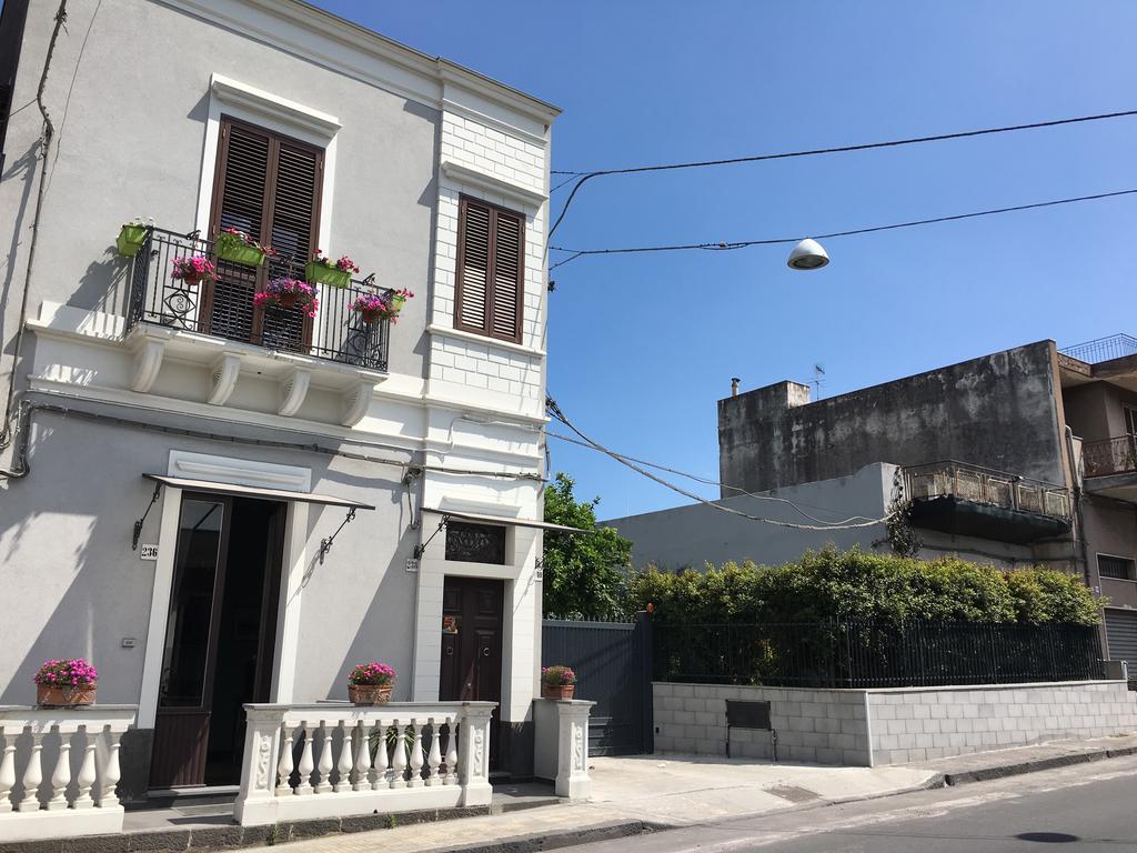 Moni Rooms Giarre Exterior photo