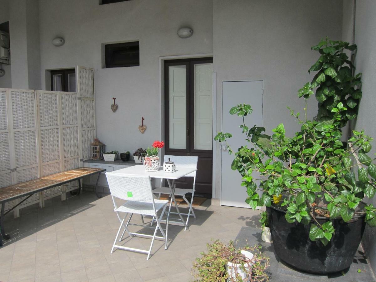 Moni Rooms Giarre Exterior photo